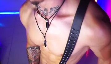 Show So Hard Adn Sexy In Th E Room