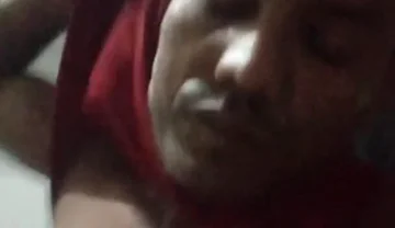 A guy just shook his dick and did it with Bear