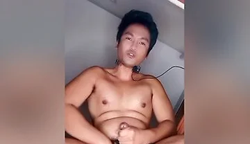 Nagpaulan Ng Madaming Tamod Si Pogi. Handsome Rained Lots Of Cum