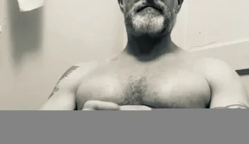 Hot B&w Bathroom Bate.