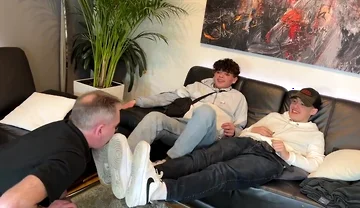 Teen sneaker masters boys