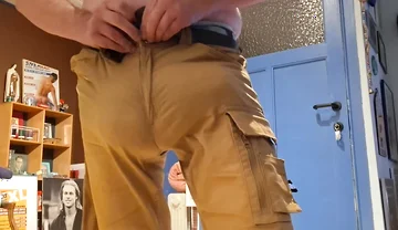 Amazing Bulge in Kaki Shorts