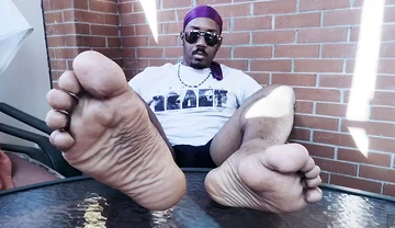 I Touch and Sniff My Soles After Bath (2) (2025)