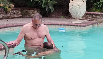 Underwater Pool Bb Fuck!
