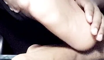 I Expose My Bright Male Soles (2025)