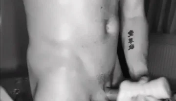 Sleeve Moment