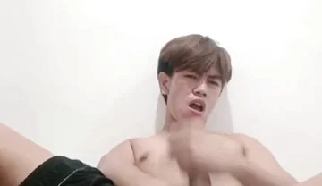 Young Asian Guy Wants You Daddy