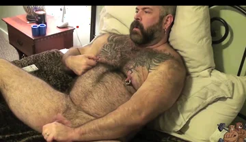 Big Muscle Daddy Jacking