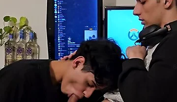 I Wanted Dick So I Teased My Boyfriend While He Was Playing