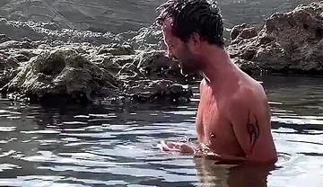 Natural Naked Bath Tim Blesh