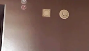 Kennie Jai Gets Massaged From Coach