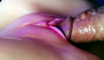 Juicy Pussy Close-up Absorbs a Portion of Sperm From a Big Cock and Slurps!