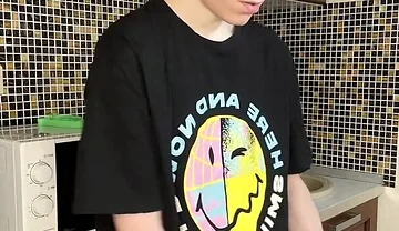 Young Twink's Gushing Cum Delight