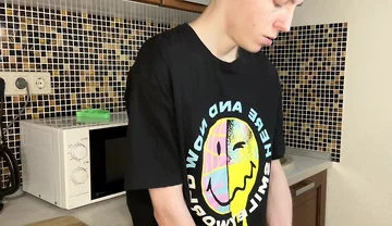 Young Twink's Gushing Cum Delight
