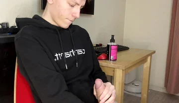 18 and Horny: Twink's Sticky Load Explosion