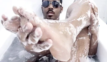 I Wash My Body in the Bath 6 - No Clothes