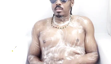 I Take a Shower (no Clothes) (2025)